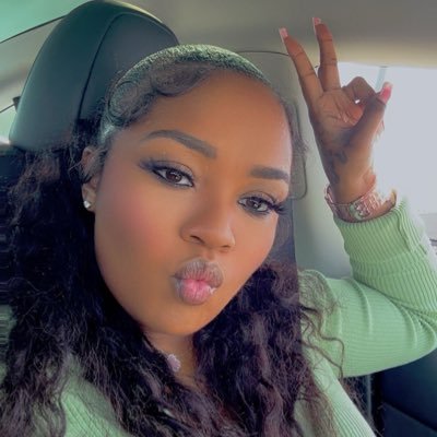 ♉️ nation • BEY-HIVE PRESIDENT🐝👑• 11:11• gryffindor • better in the morning like a slice of pizza • licensed nail tech •😌