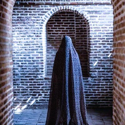من دلم را به محبت شما گرم میکنم
میدانم هر کس عاشق شماست زیر سایه ی چادر محبت شما
در امان خداست…❤️
یا زهرا🌱
