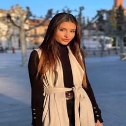 🚀 stock investing lover, independent girl! seeking strategy talks. DM me about ECB policies! 📊 #Trading #Finance