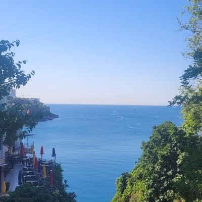 ahfazesa's profile picture. Hayatta yapmış olduğunuz her şey önemsiz olacaktır;ama önemli olan onları yapmış olmanızdır