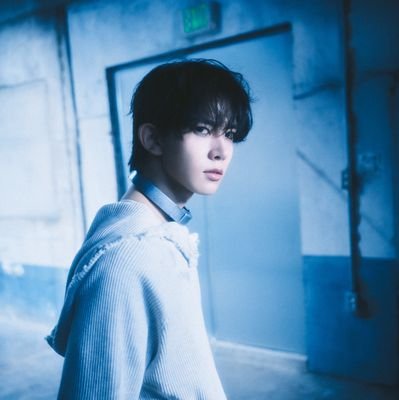 𝟮𝟬𝟬𝟭 ── ◜𝐫𝐨𝐥𝐞𝐩𝐥𝐚𝐲◞ 𝐇𝐞 is a figure known for his skill and stage presence. His essence is that of a dedicated and versatile entertainer.