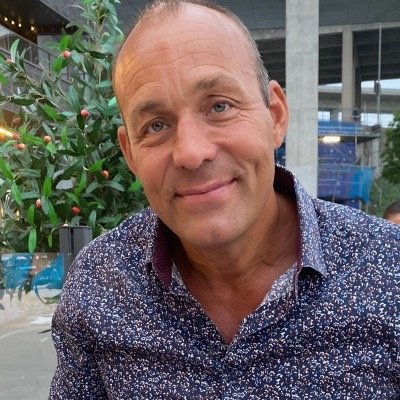 Legal advisor/engineer, business development, prev. co-founder & CEO of an internet security co. Focus: tech, construction and real estate.
