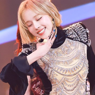 20s
Twerking and KPOP supremacism
Cosmopolitanist
Queer Fandom
Quick cute fact: