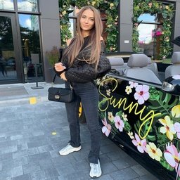 Uklarvie13203's profile picture. 🌟 curious girl here, clearly hooked on stock investing! open to insights. DM me for mid-cap stocks! 💬 #Futures #Trading