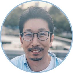 反DS歴史研究者。調査ジャーナリスト。反グローバリズムの視点で世界情勢を情報分析・発信。グローバリズムの歴史を旧約聖書まで遡りDSの系統が2つあることに行き着く。