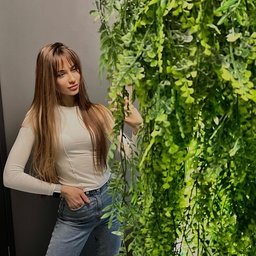 Rounor746471's profile picture. 📊 curious girl here, eagerly hooked on stock investing! open to insights. DM me for media stocks! ✨ #Markets #Investing