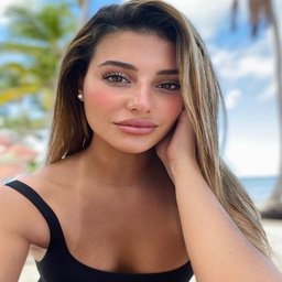 😊 smart girl with a knack for stock investing! looking for hot tips. Chat penny stocks via DM! 💬 #Nasdaq #Stocks