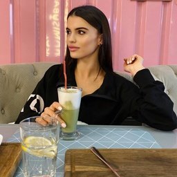 Jului0933's profile picture. 🌟 analyzing macro trends lover, growing girl! curious for market views. DM me about chart patterns! 💬 #OptionsTrading