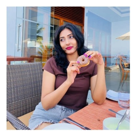 Eadrirvi00172's profile picture. 💡 smart girl diving deep into tracking Nasdaq trends! craving expert chats. DM me for stock news tips! 🔥 #MacroTrends