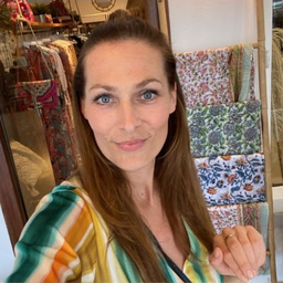 Rauwui651123's profile picture. 🌟 studying Hong Kong markets lover, brave girl! excited for stock picks. DM me about NFT markets! ✨ #Trading #Finance