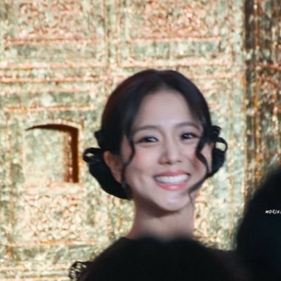 e__other's profile picture. hi stalkers🤪