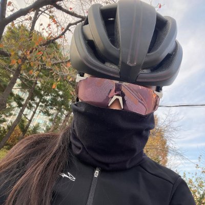 🚴♀️ロードバイク女子風を感じながら走るのが好き🌿
週末はカフェライドor坂道チャレンジ中☕️⬆️
ゆるポタからロングライドまで楽しんでます!
#自転車女子 #ロードバイクのある生活