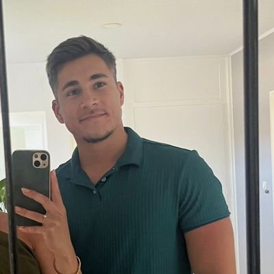 what are u doinK on dis profile, please leave blyat
professional bottomfragger