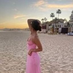 Vriehou548488's profile picture. 