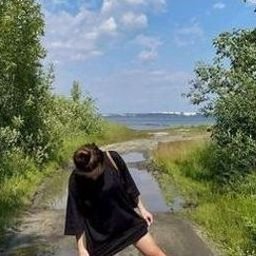 Uivwamaub932's profile picture. 