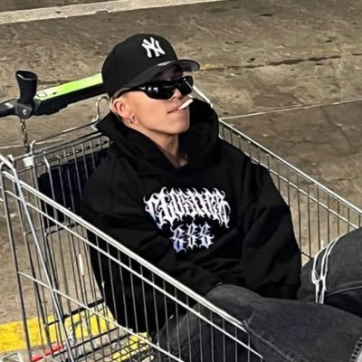 falafolosho's profile picture. FALA FOLOZZYYYYY.