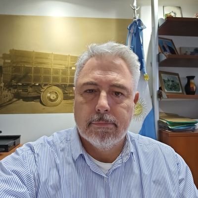 Empresario logístico. Presidente de la comisión directiva del MEAB. Movimiento empresarial anti bloqueo.
Luchando por una Argentina mejor!!!