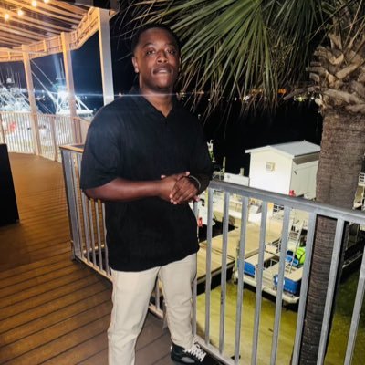 ooarchieoo's profile picture. Gentleman First.                                                               call 988