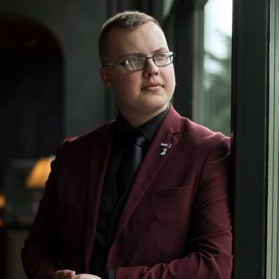 Perussuomalainen varavaltuutettu Raahessa | Oulun ja Kainuun PS-Nuorison hallituksessa | Journalismiopiskelija OAMK