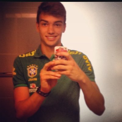 ninguém pode me impedir de ficar louca sozinha no meu quarto