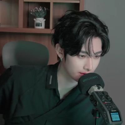 baobeishenrui's profile picture. ★
all abt my man