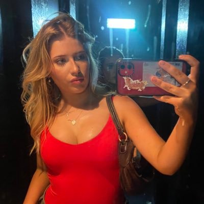 URSHTHESLUMPGOD's profile picture. she/her