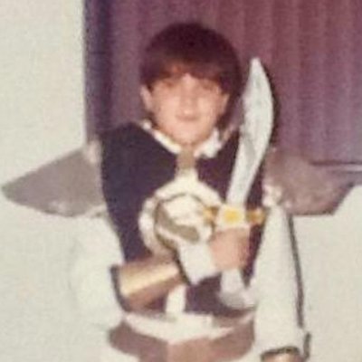 A boring bartender in South Florida who makes videos, comics, and paints stuff.