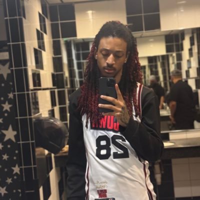 👾 Twitch affiliate streamer🎮| On my libra scale I’m wearing sins and forgiveness 🥷🏽🖤| bu @wheezy2times