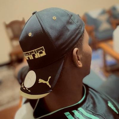 MatekaKing's profile picture. It’s amazing how someone can break your heart and you can still love them with all the little pieces.