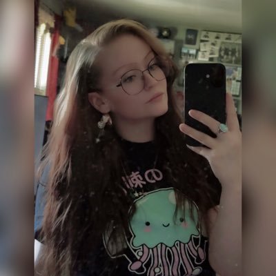 ☆ | aurora ╭ → ❝ roadytiny ❞ ✧ - she/her┊♡ ‧₊˚ ☆ | sagittarius | INTP ╰ → album collector ෆ