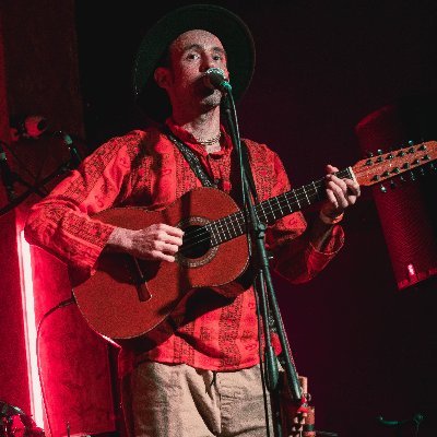 Cantando la vida nos va pasando !! Seguidor del buen Arte y los mágicos lugares.