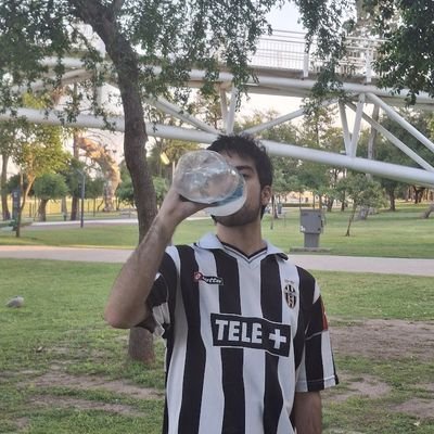 laudtaro's profile picture. 🐣 🔼