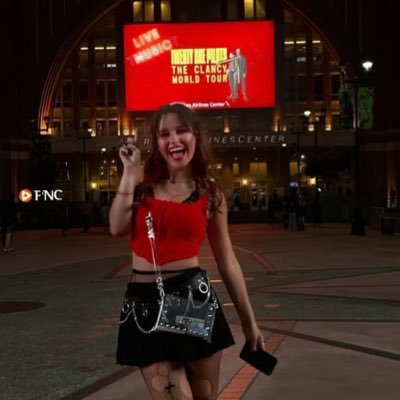 dearblurry's profile picture. 20! / |-/ + ⎕ / cml & josh dun enthusiast
