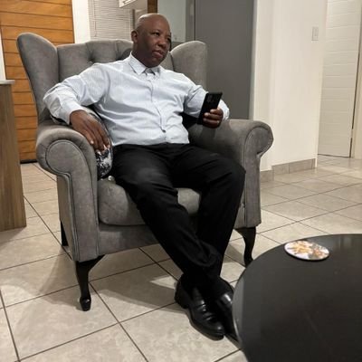 Founder of Laz Football Club, proud husband and a father, humble and gentle but firm and no nonsense taker. Orlando Pirates supporter, mfana wa kosha ⭐