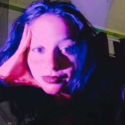 AlineMauricioi's profile picture. penso mas não existo