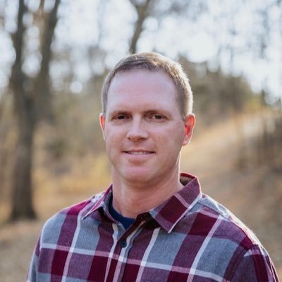 Husband • Father of 2 very active boys • Bayer Crop Science • DEKALB/Asgrow • Hobby farmer • UNL Alum #GBR