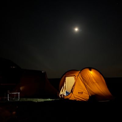 khulqna_lilnawa's profile picture. (وَلا أُنشِدُ الأَشعارَ إِلّا تَداوِيا) . حساب يغلبه الشعر.