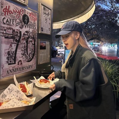 blinkdrinc's profile picture. barista blink | 23yo | I believe in ratatata