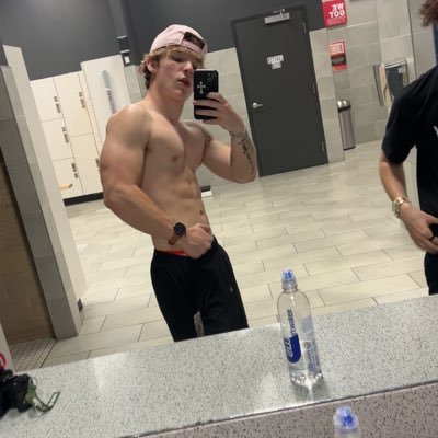 I love to workout and create content, OF IS epumpss😉, Add me on snap: epumps19
