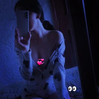 Darlencita25's profile picture. Nueva cuenta amigos, seguirme en esta please 💗👻🦄