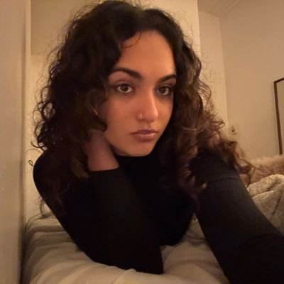 antozvaaa's profile picture. 