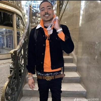 DiegoSa02903000's profile picture. 