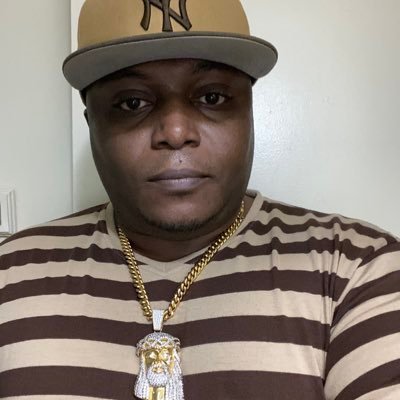 mills_vos's profile picture. I Stand On Business