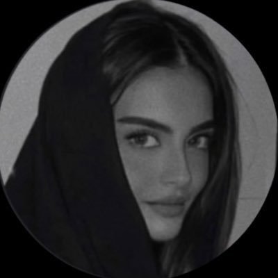 جابها حب القصيد وذايقتها الصعبه فاتنٍ غير القصيد الجزل مايرضيها