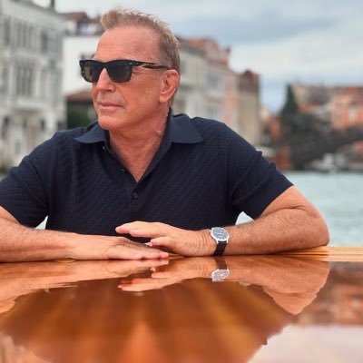 ChatpageKe18710's profile picture. 