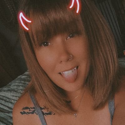 Sweet with a wild side tongue out, tattoos showing, and always down for a good time. Keep up if you can! 😘😝💋
$paigemonette