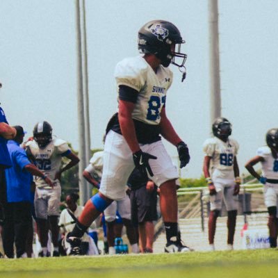 5’5|W:160| Wr|Class of 28|Mansfield Summit High School|Gpa 3.65| Bench:205| Squat:285| Clean:175|40:4.9