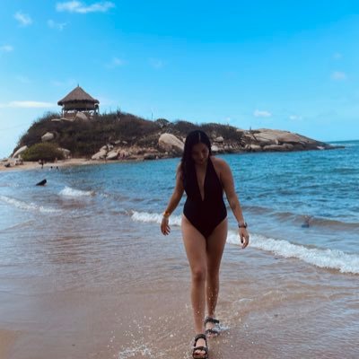 Li_Alarconc's profile picture. 🤸🌻 TS. 💜☀️