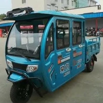 Luisamado701018's profile picture. 