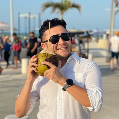 Videojuegos, musica, chocolates y cafe, mucho cafe... algunas de las cosas que disfruto en la vida...